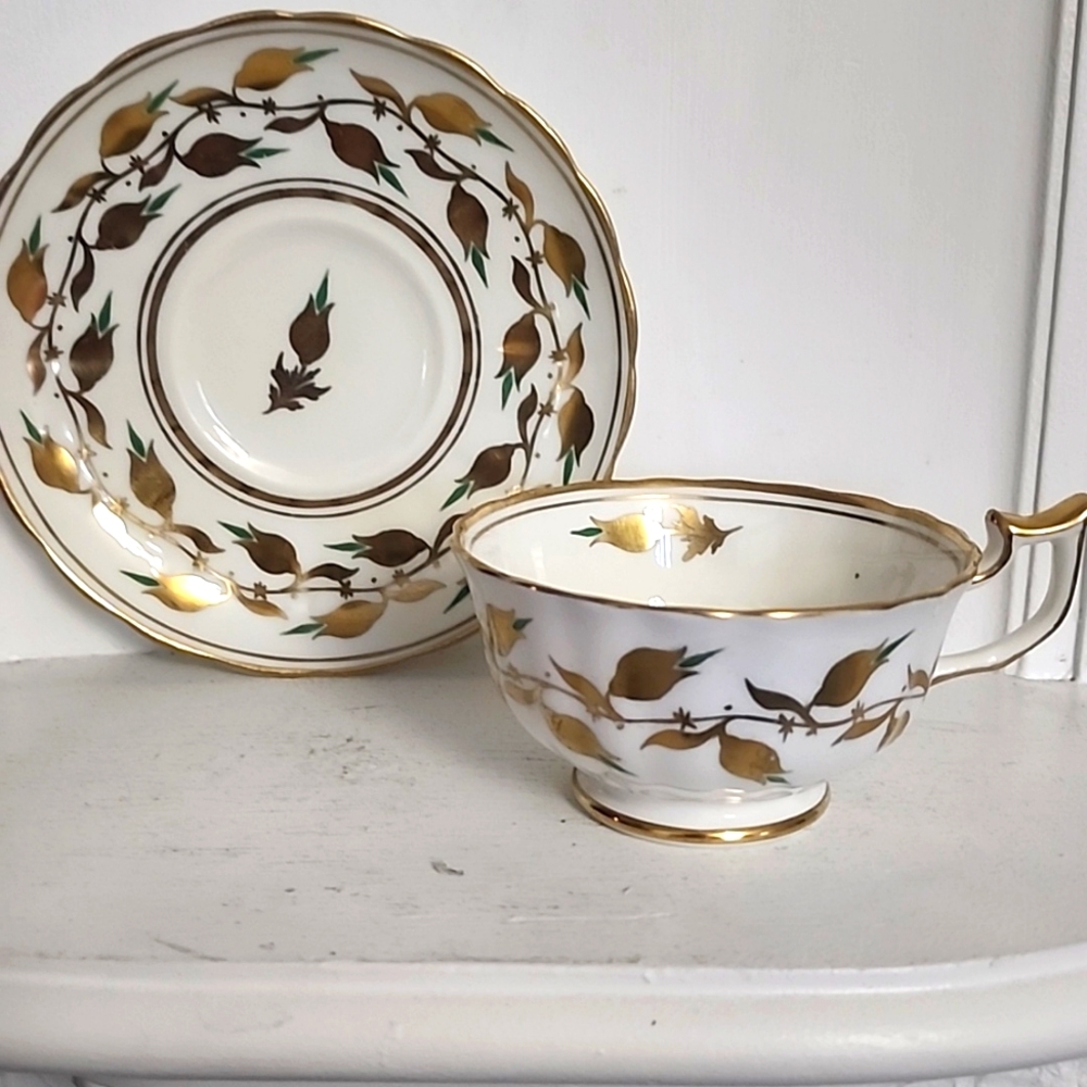 ROYAL CHELSEA GOLD GILT green ROSEBUDS RIBBED WIDE TEA CUP AND SAUCER